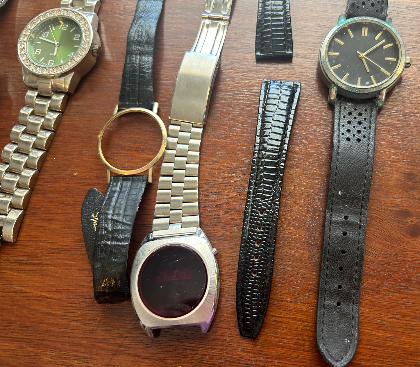 Vintage to Now Mens Watch Wristwatch Lot Parts AS IS Digital Quartz Nugget Band