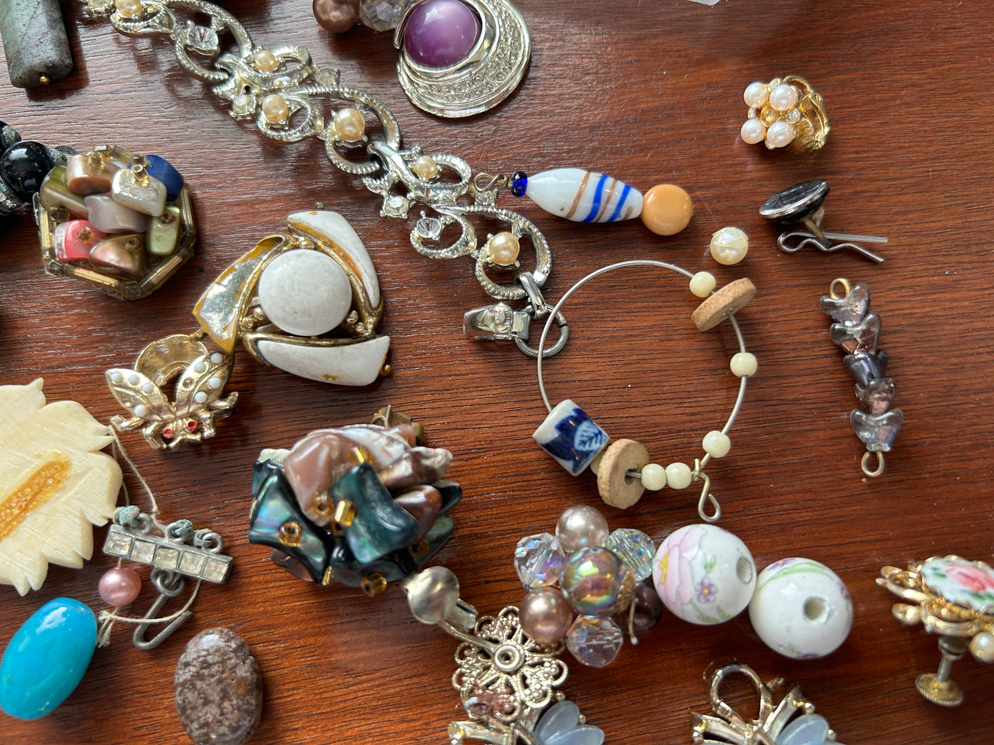 Vintage Craft Harvest Bead Jewelry Lot Glass Cabochon Celluloid Thermoset & More