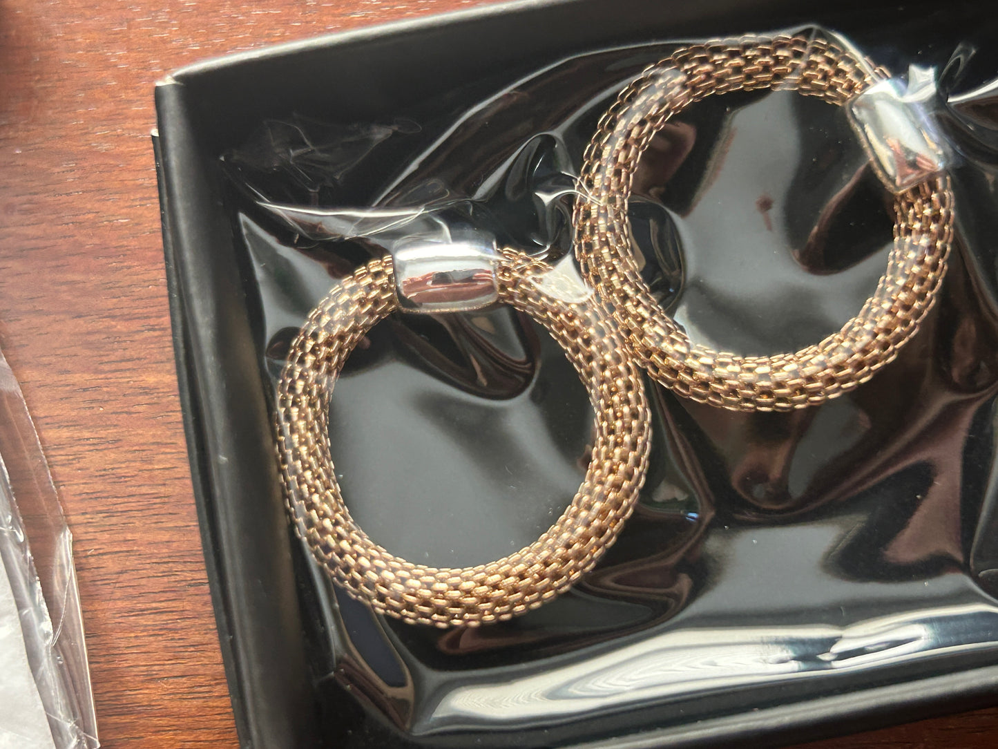 Avon Pinnacle Mesh Gold Tone Jewelry Set Earrings Ring Necklace in Box Some New