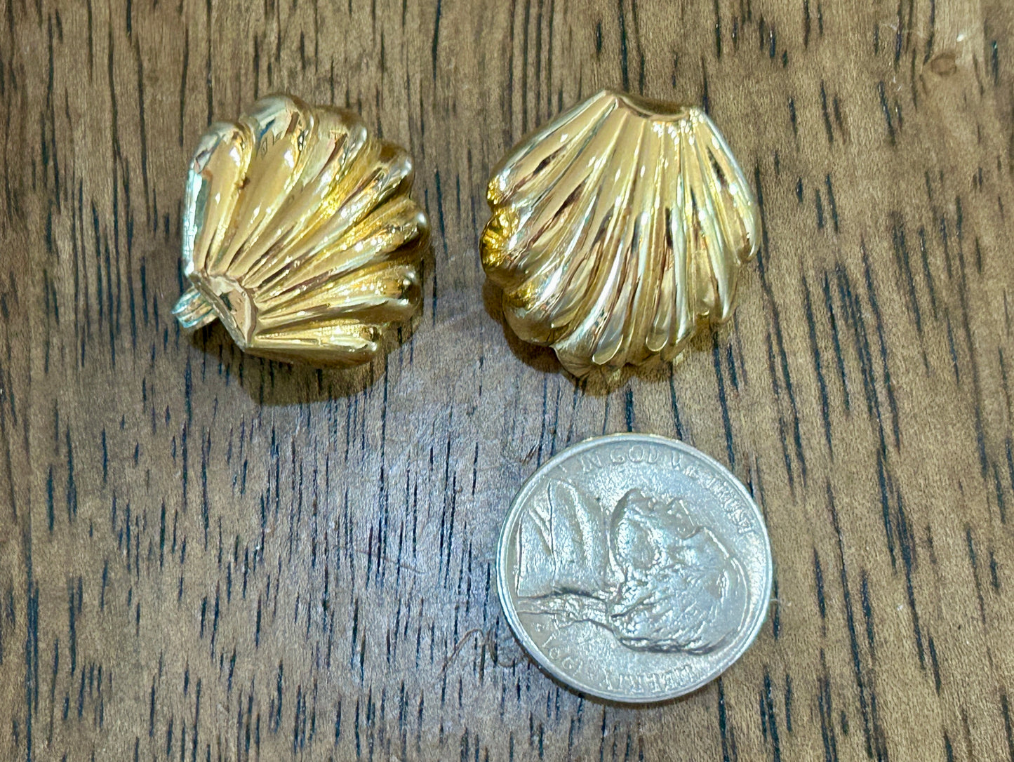 Vintage Signed Monet Gold Tone Clam Shell Clip On Statement Earrings