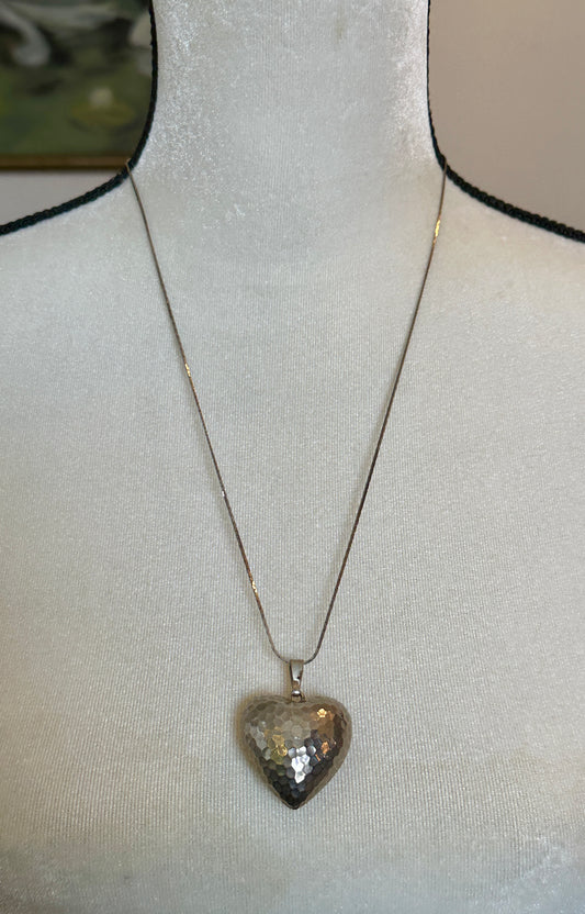 Vintage Silver Tone Chain Necklace w Hammered Puffy Heart Slide Pendant