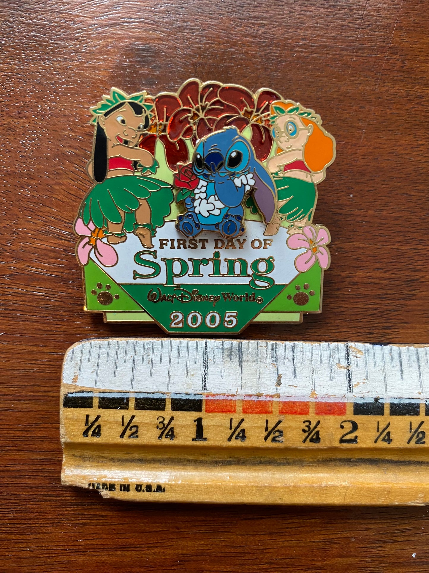 Disney Enamel Painted Lilo Stich Limited Edition Spring 2005 Collectible Pin Brooch