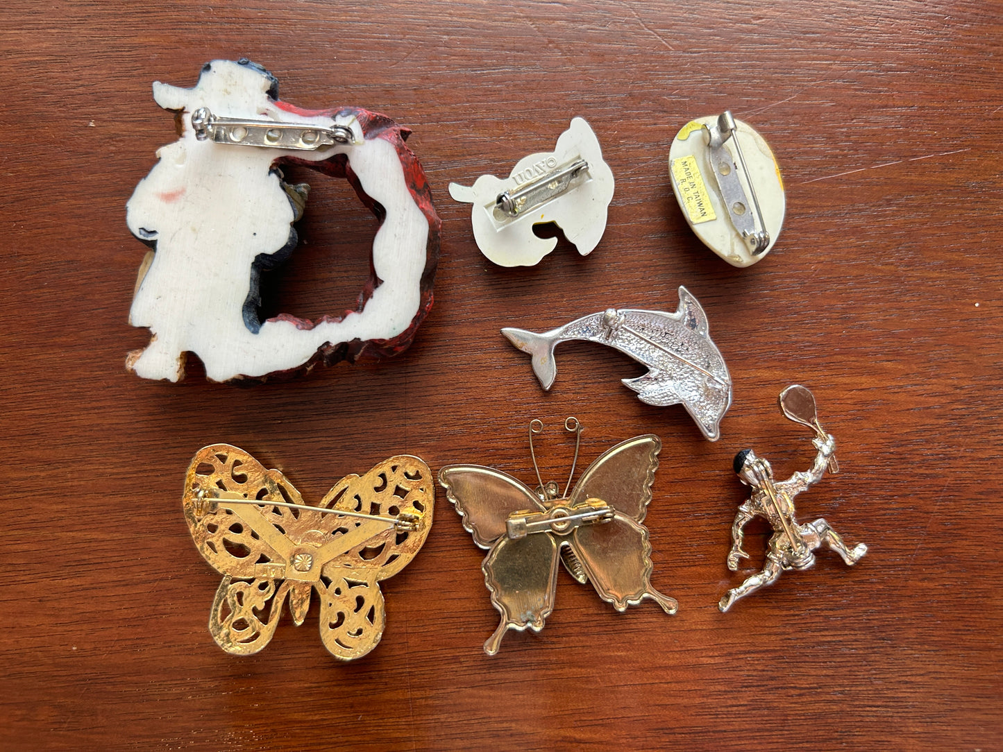 Vintage Fun Cute Brooch Pin Lot Tennis Butterfly Boyds Bear Dolphin Duck Mask