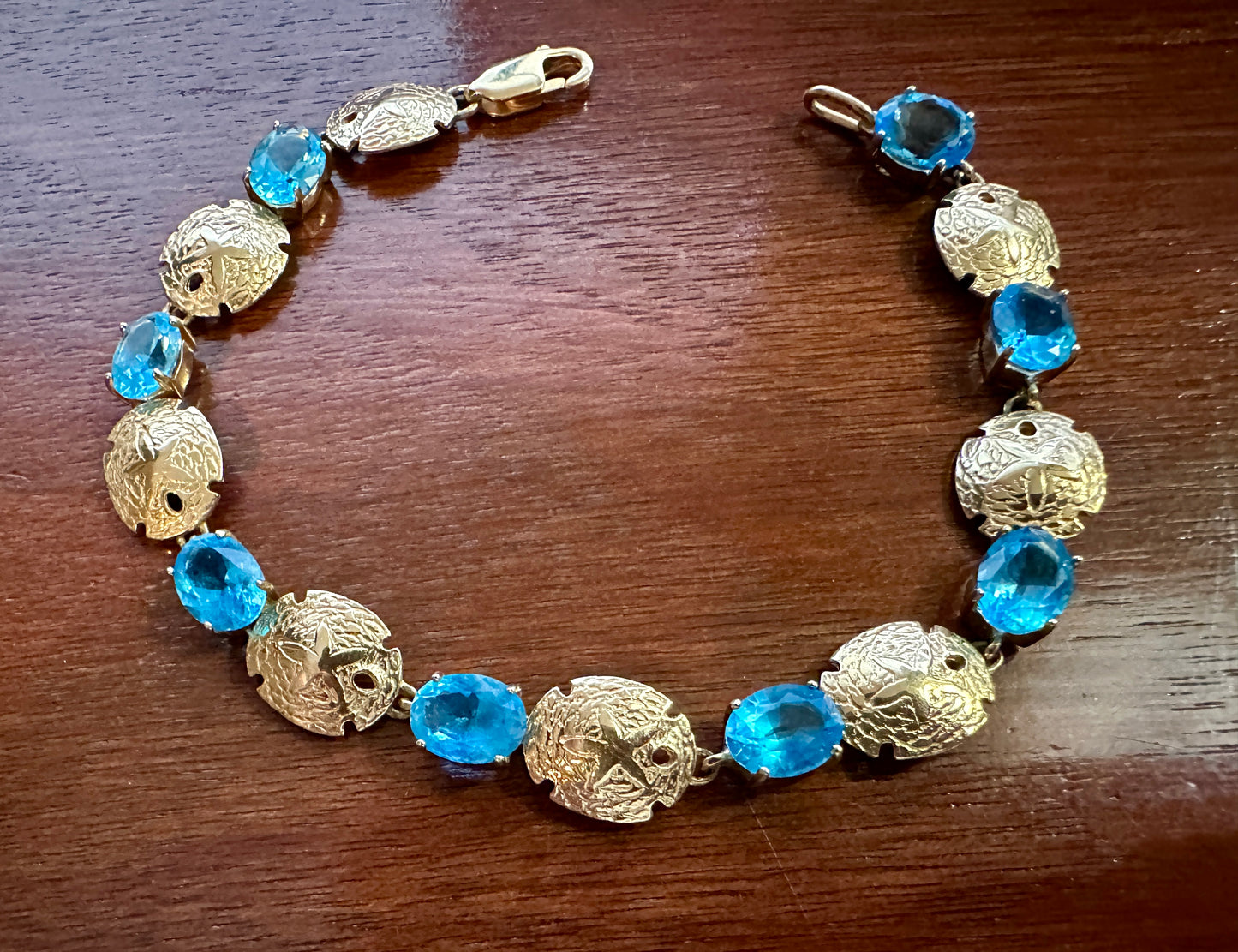 Vintage 18k Yellow Gold Oval Blue Topaz Sand Dollar Bracelet Bahamas