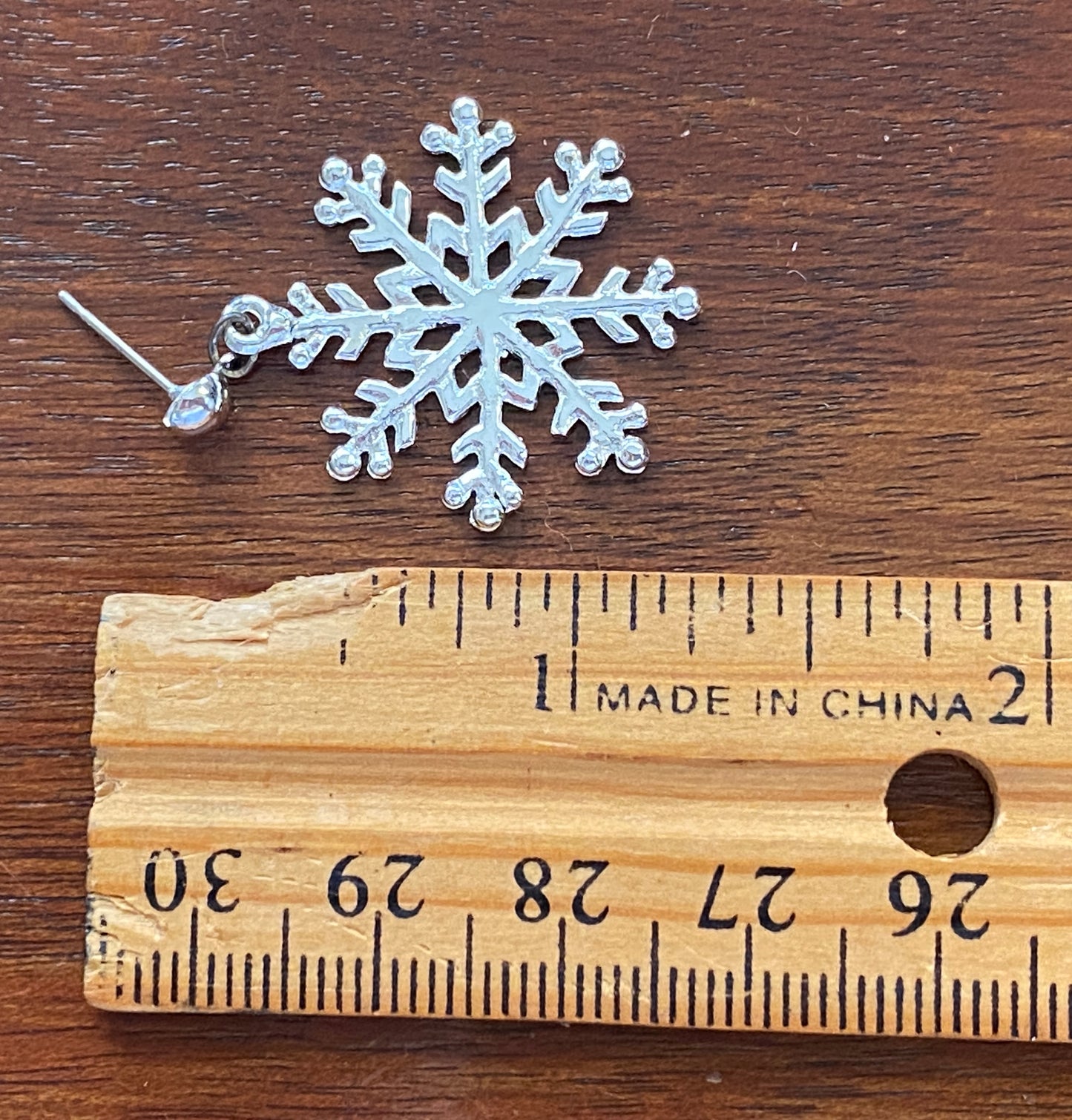 Vintage Silver Tone Snowflake Winter Pierced Earrings Drop Dangly