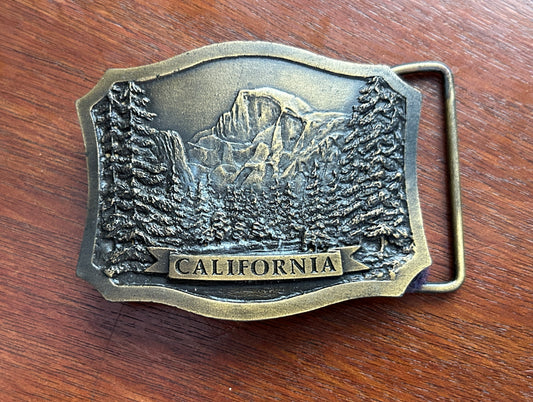 Vintage 1978 Indiana Metal Craft California Forest Bronze Tone Belt Buckle