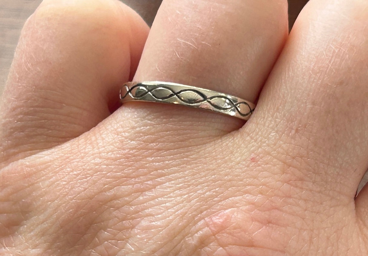 Sterling Silver 925 Band Ring Etched Line Design Sz 9.5