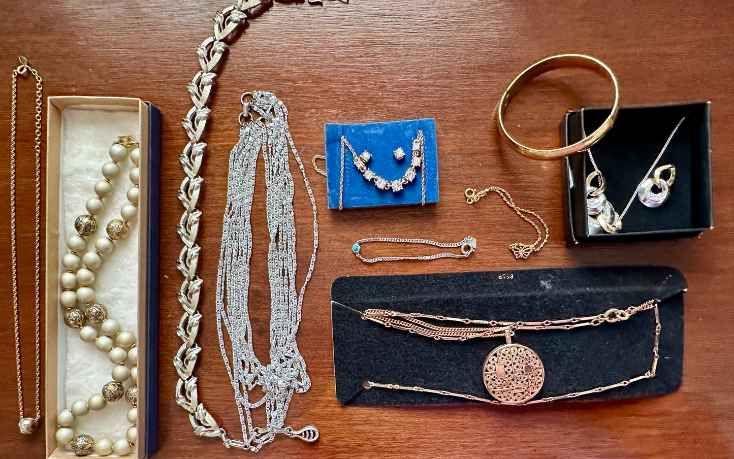 Lot of Signed Jewelry Lot Sarah Coventry Avon Gold Silver Rhinestone Necklace