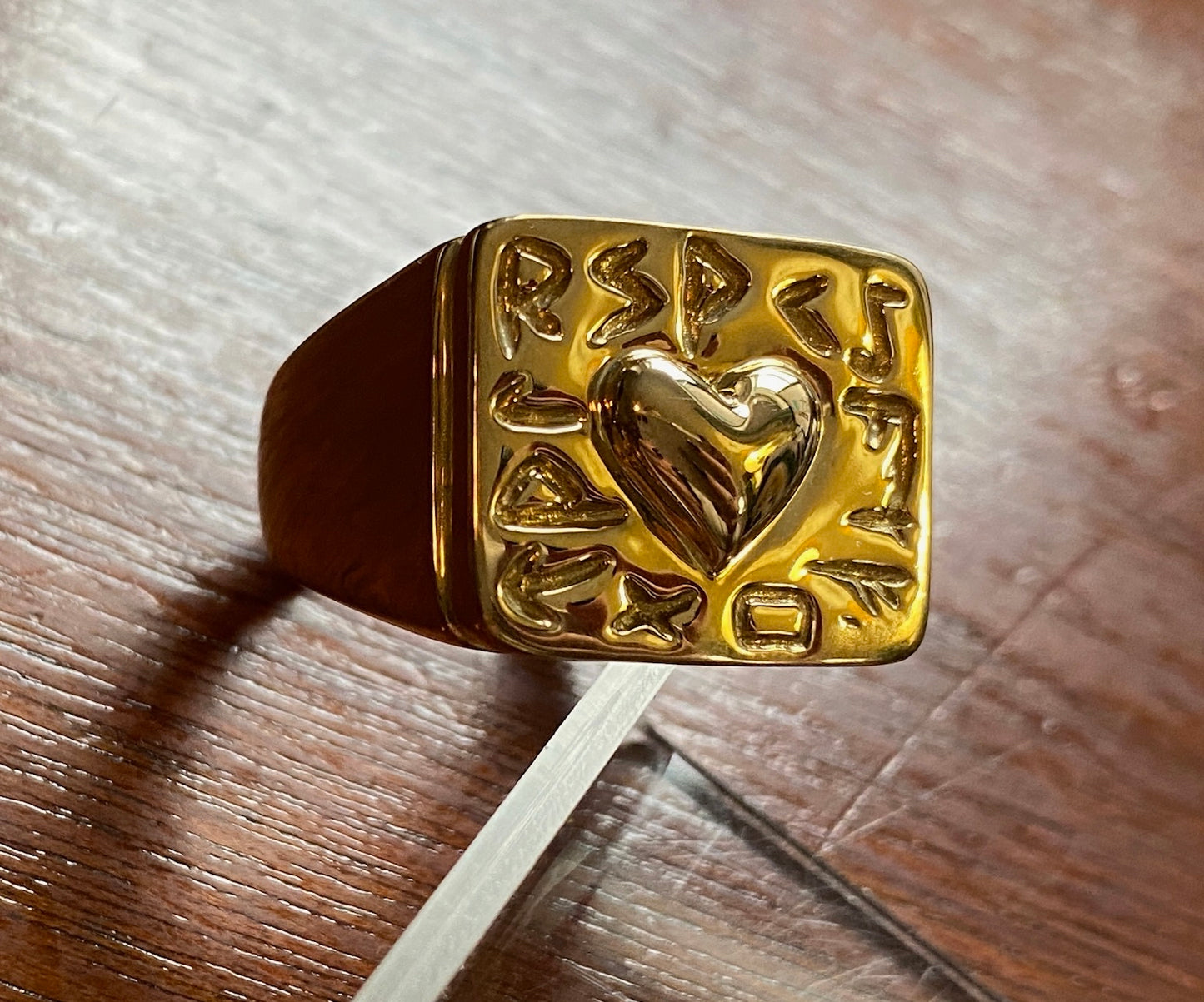 RLM Studio Robert Lee Morris Brass Heart Signet Ring Sz 9