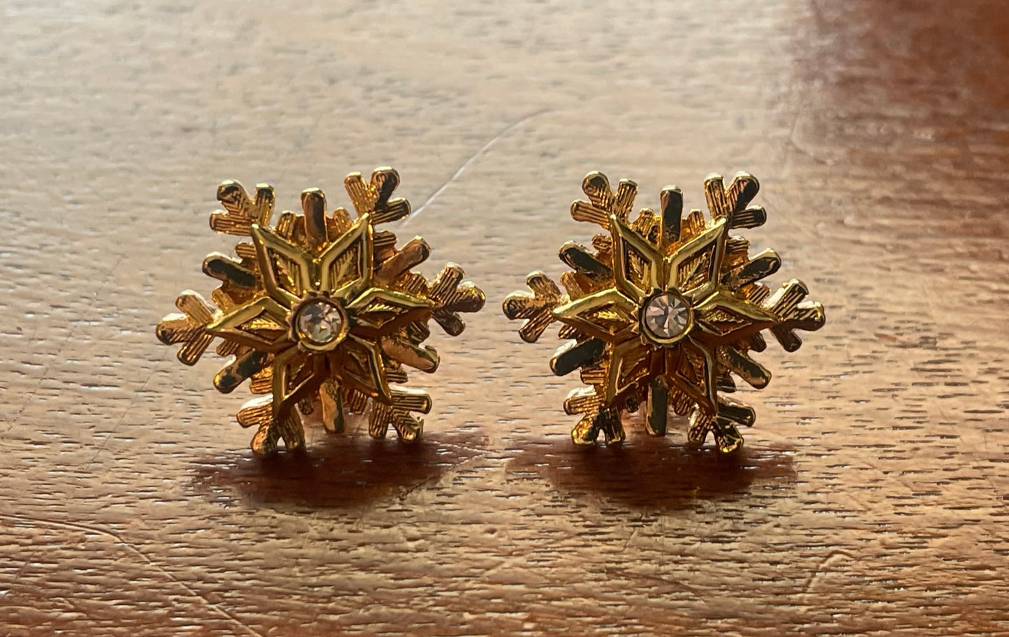 Vintage Avon Gold Tone Rhinestone Snowflake Pierced Stud Earrings