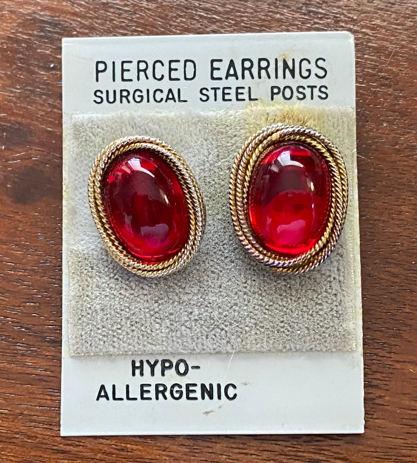 Vintage Gold Tone Red Cabochon Pierced Stud Earrings