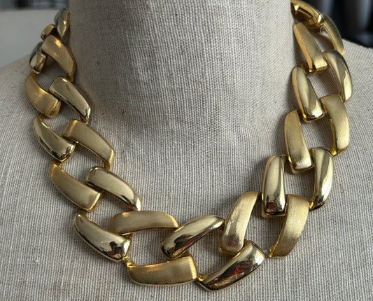 Vintage Gold Tone Chunky Chain Link 80's Collar Necklace