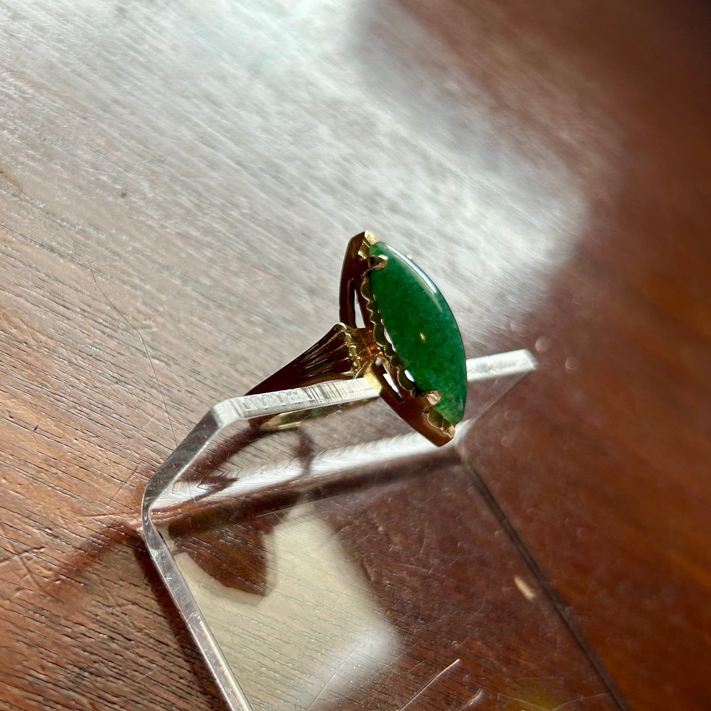 Vintage 14k Yellow Gold Nephrite Jade Navette Ring Sz 7.75