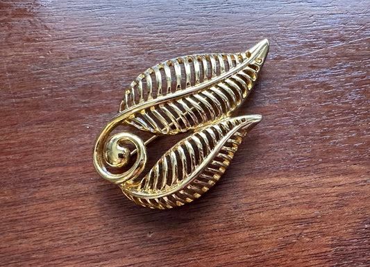 Vintage Signed Anne Klein Gold Tone Leaf Brooch Pin