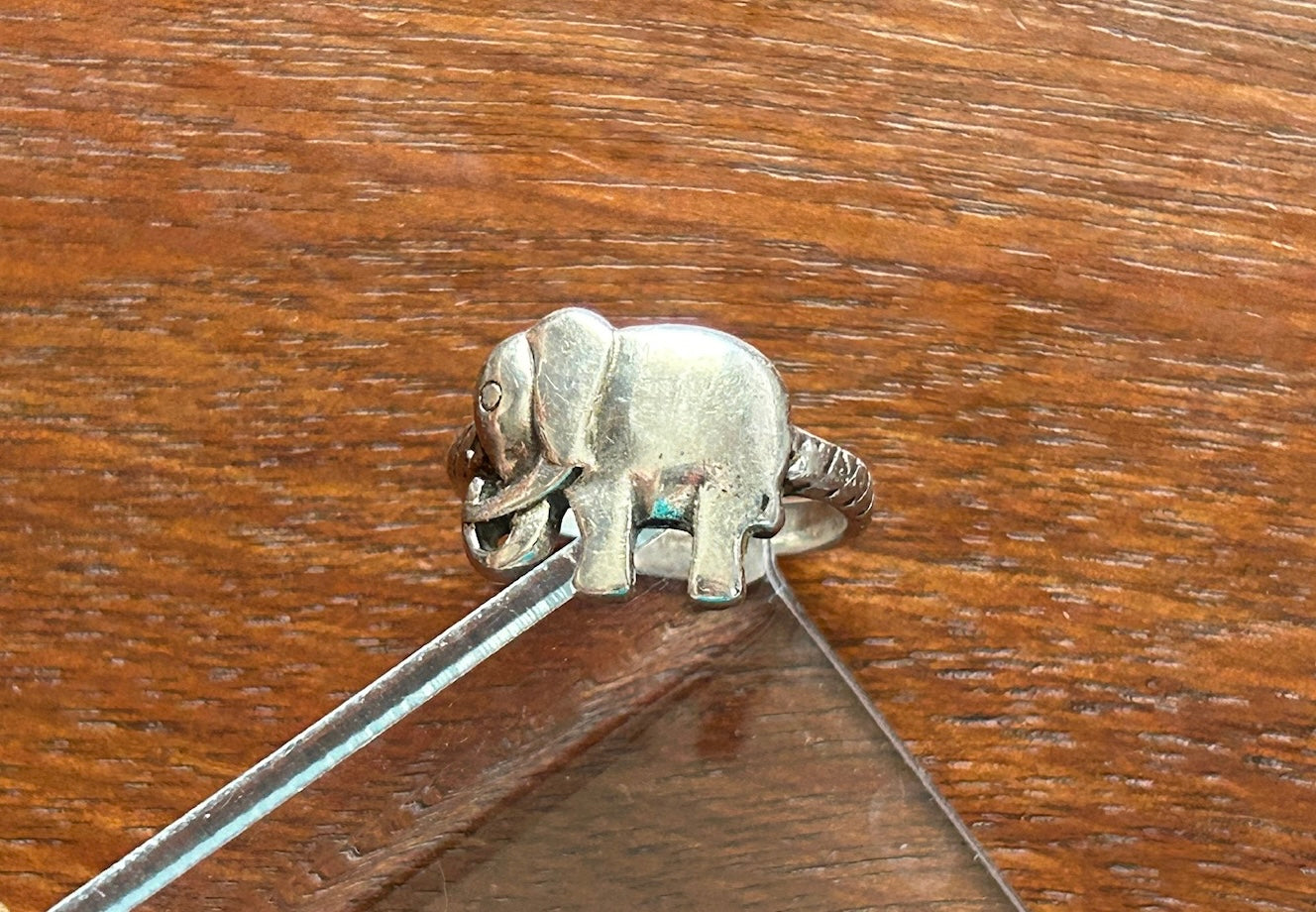 Sterling Silver 925 Elephant Animal Ring Sz 5.5 - 5.75