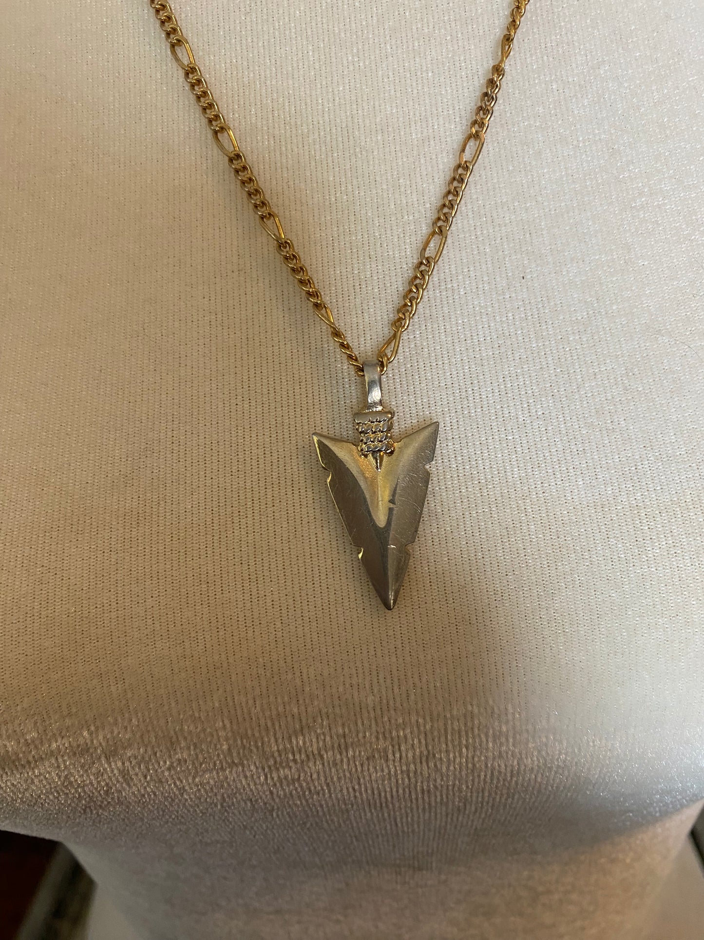 Gold Tone Arrowhead Figaro Chain Pendant Necklace