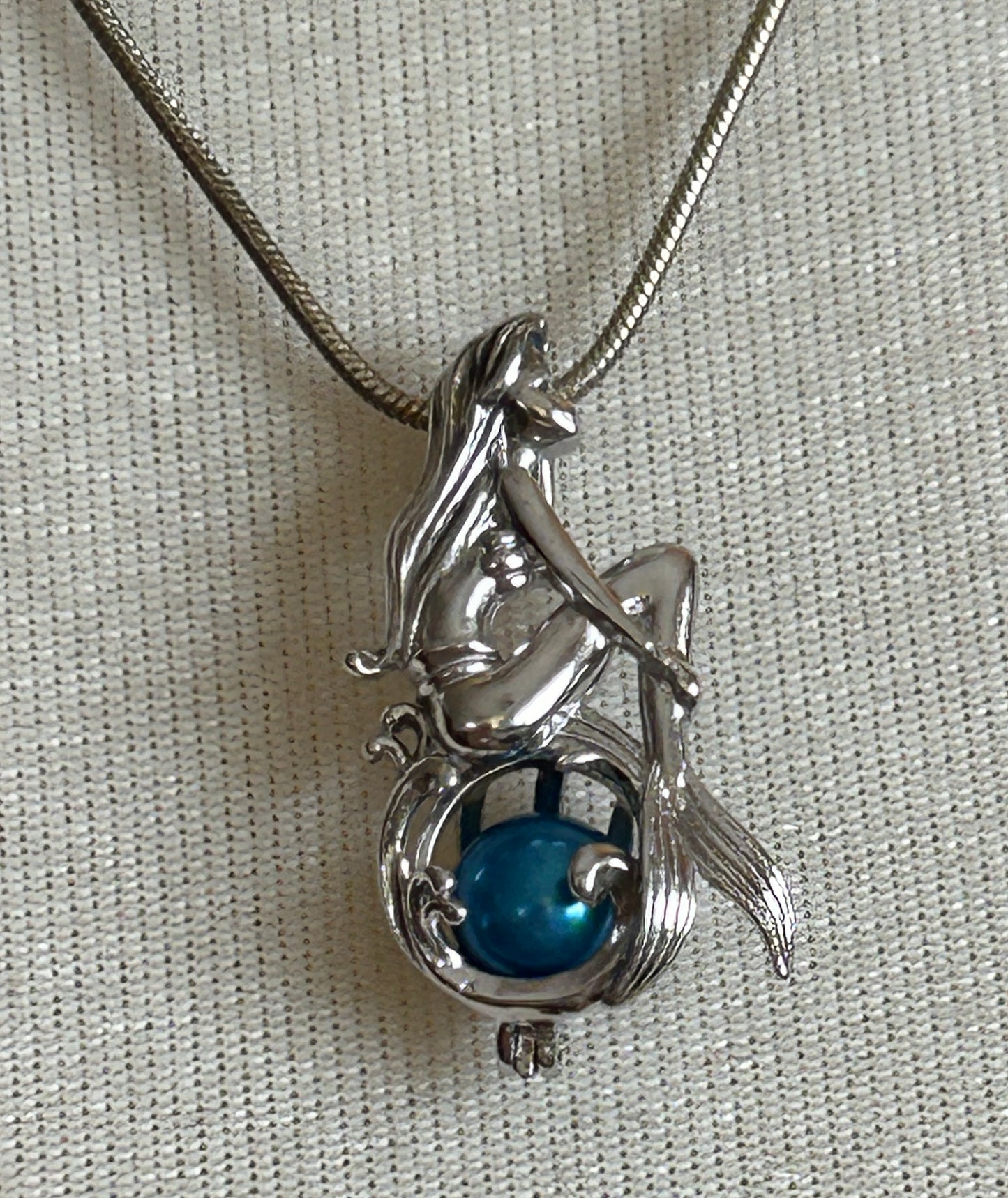 Vintage Sterling Silver Chain With Sterling "Little" Mermaid Pendant