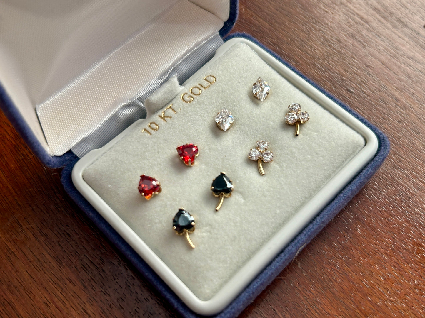 10k Yellow Gold Card Game Poker Stud Earring Set Hearts Spades Diamonds