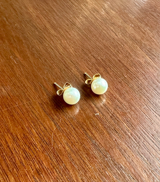 14k Yellow Gold Pearl Stud Earrings