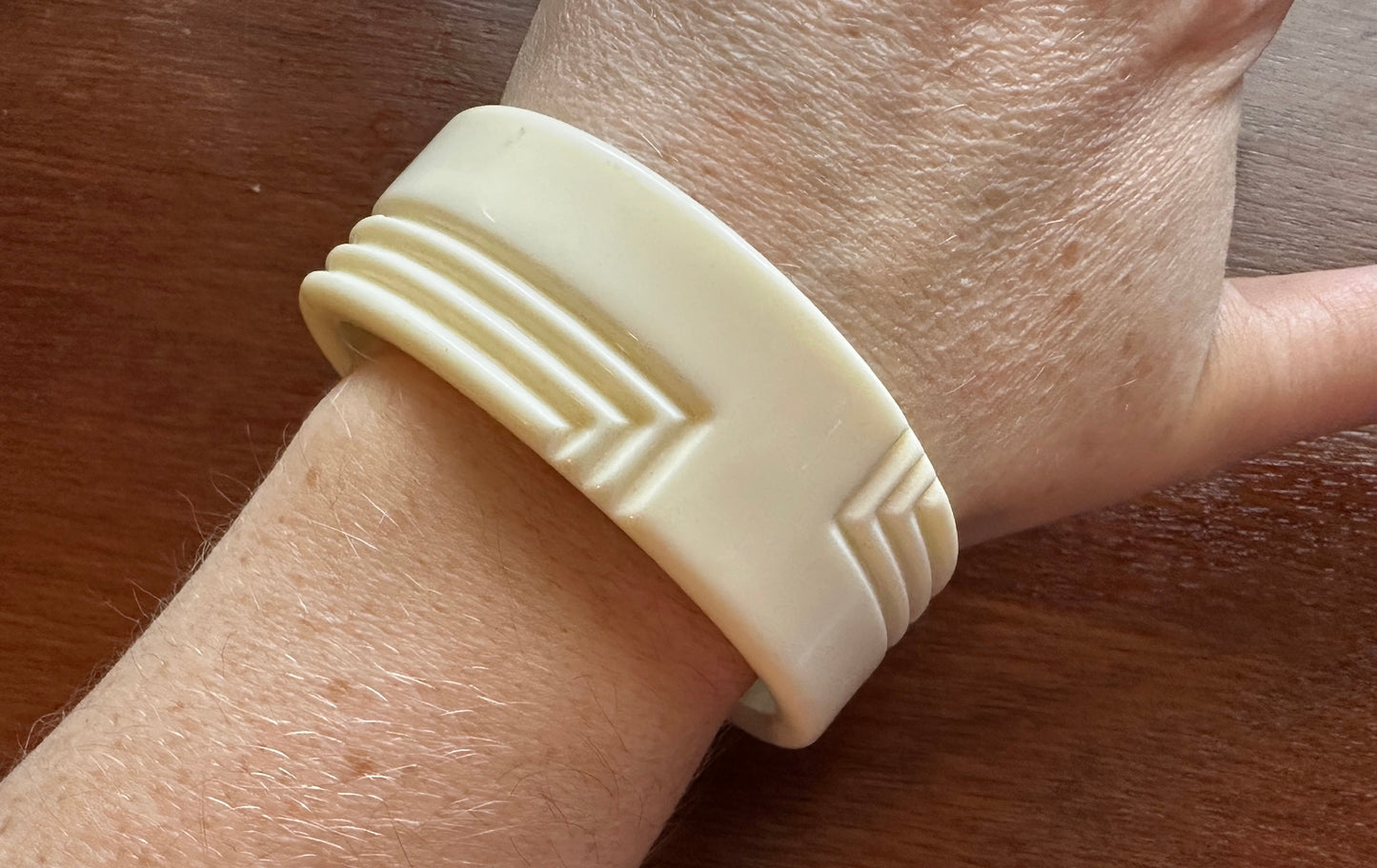 Vintage Hong Kong Genuine Lucite Off White Wide Geometric Bangle Bracelet