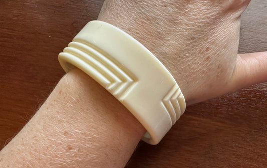 Vintage Hong Kong Genuine Lucite Off White Wide Geometric Bangle Bracelet