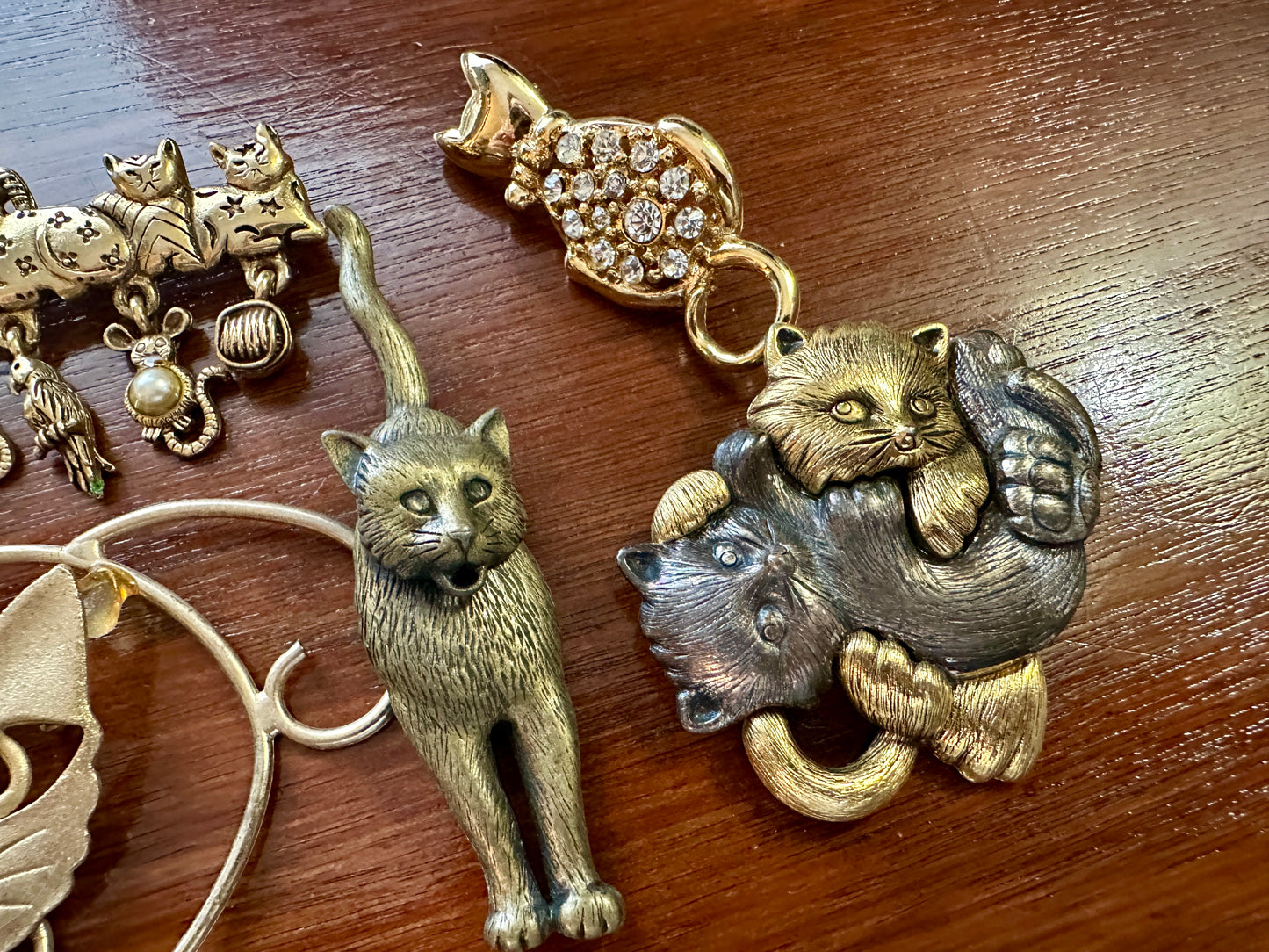 Vintage to Now Cat Kitten Brooch Pin Lot Some Signed Rhinestone Gold Silver Tone