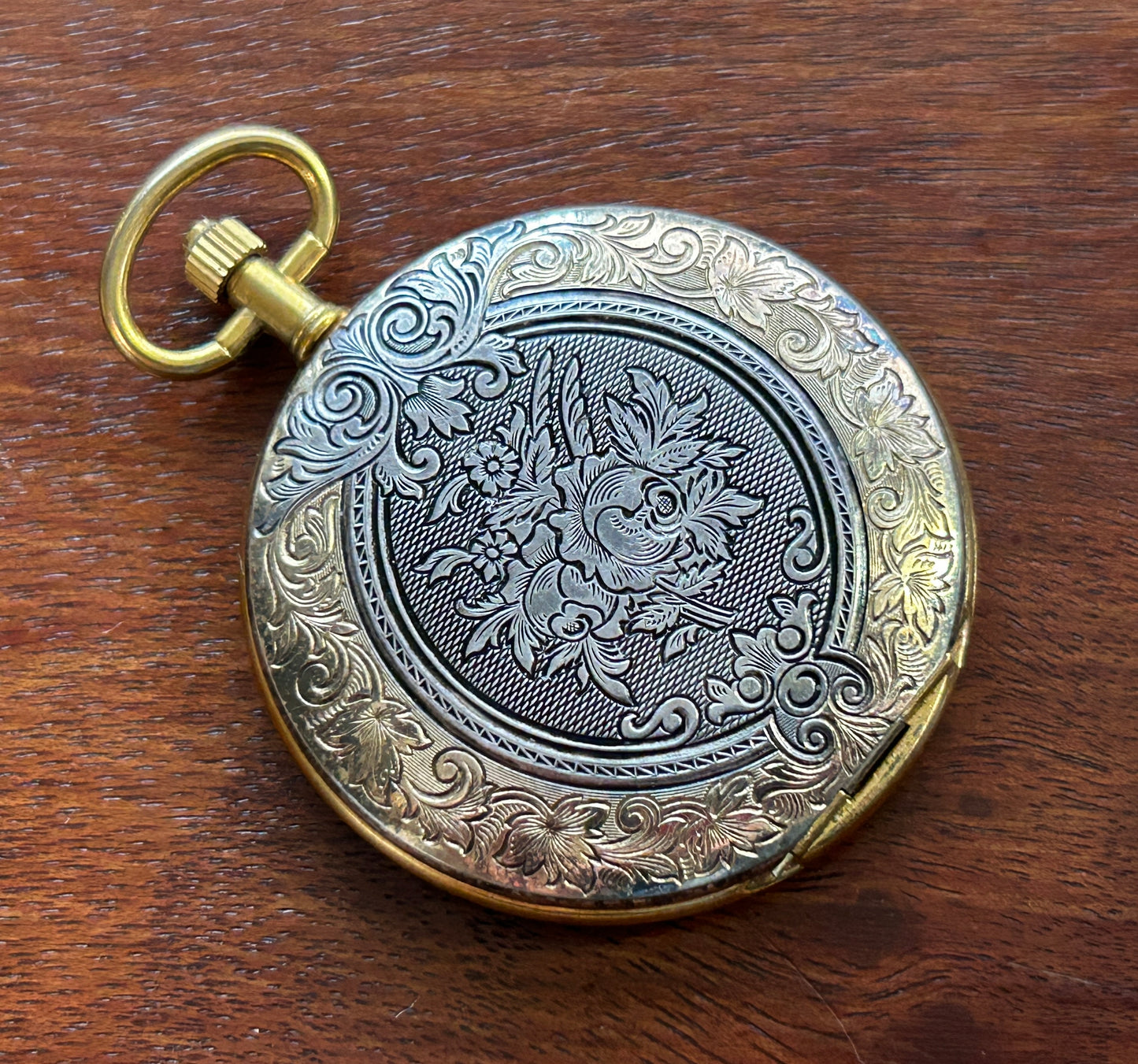 Vintage Aspen Classic Quartz Gold Silver Pocket Watch