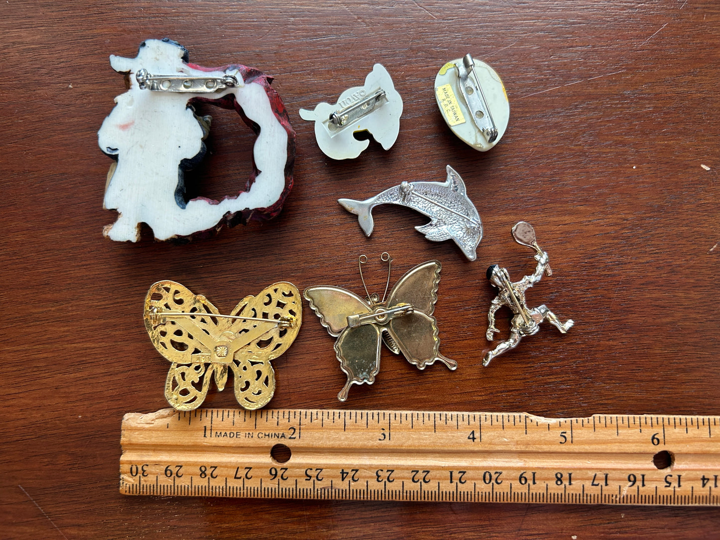 Vintage Fun Cute Brooch Pin Lot Tennis Butterfly Boyds Bear Dolphin Duck Mask