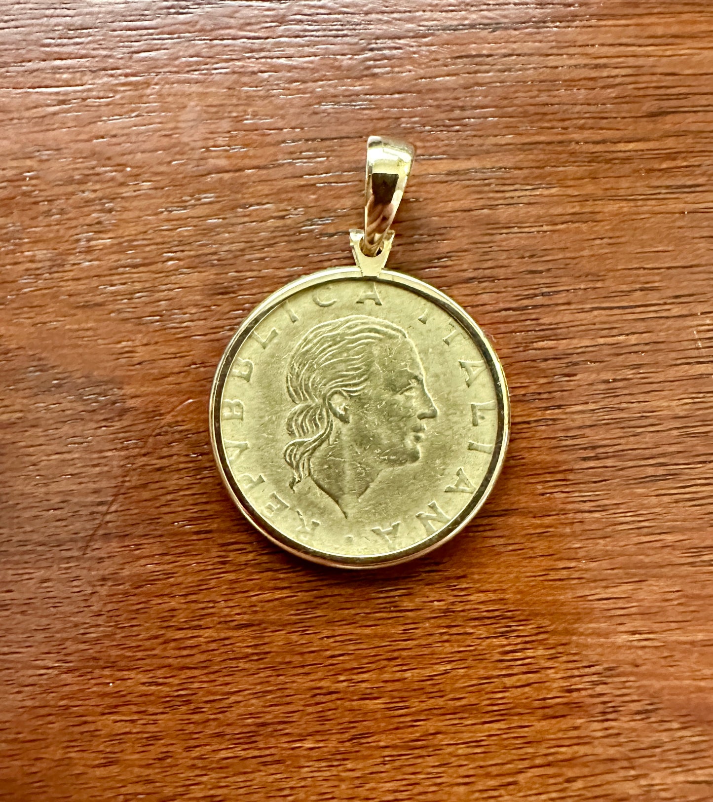 Vintage Signed Milor 14k Yellow Gold Bezel w 1978 200 Lire Coin Necklace Pendant