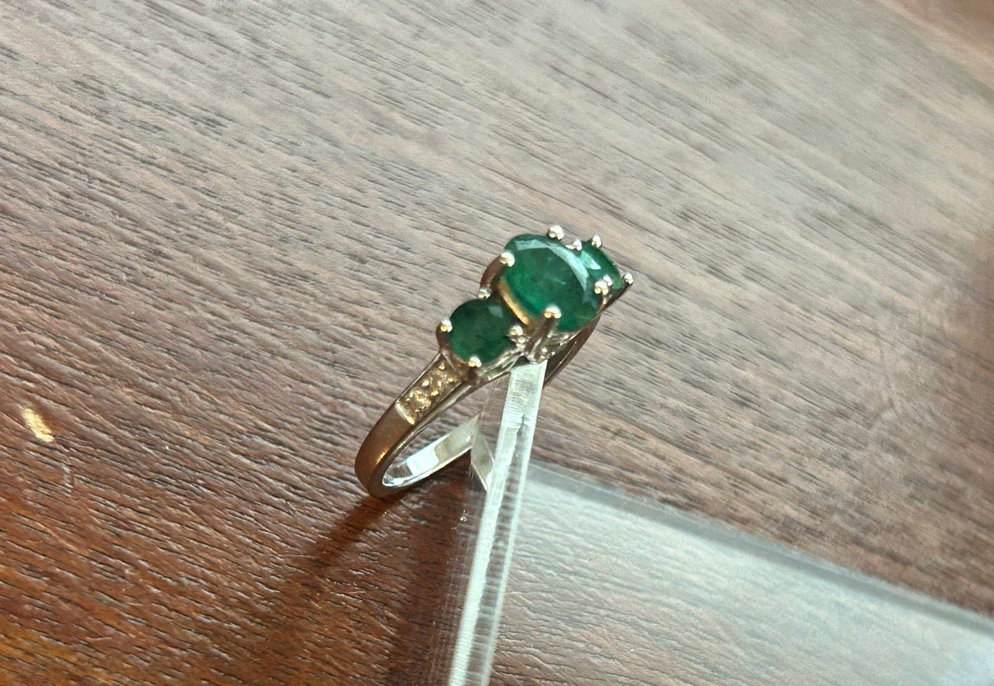 14k White Gold Oval Round 3 Emerald Diamond Accent Ring Sz 5