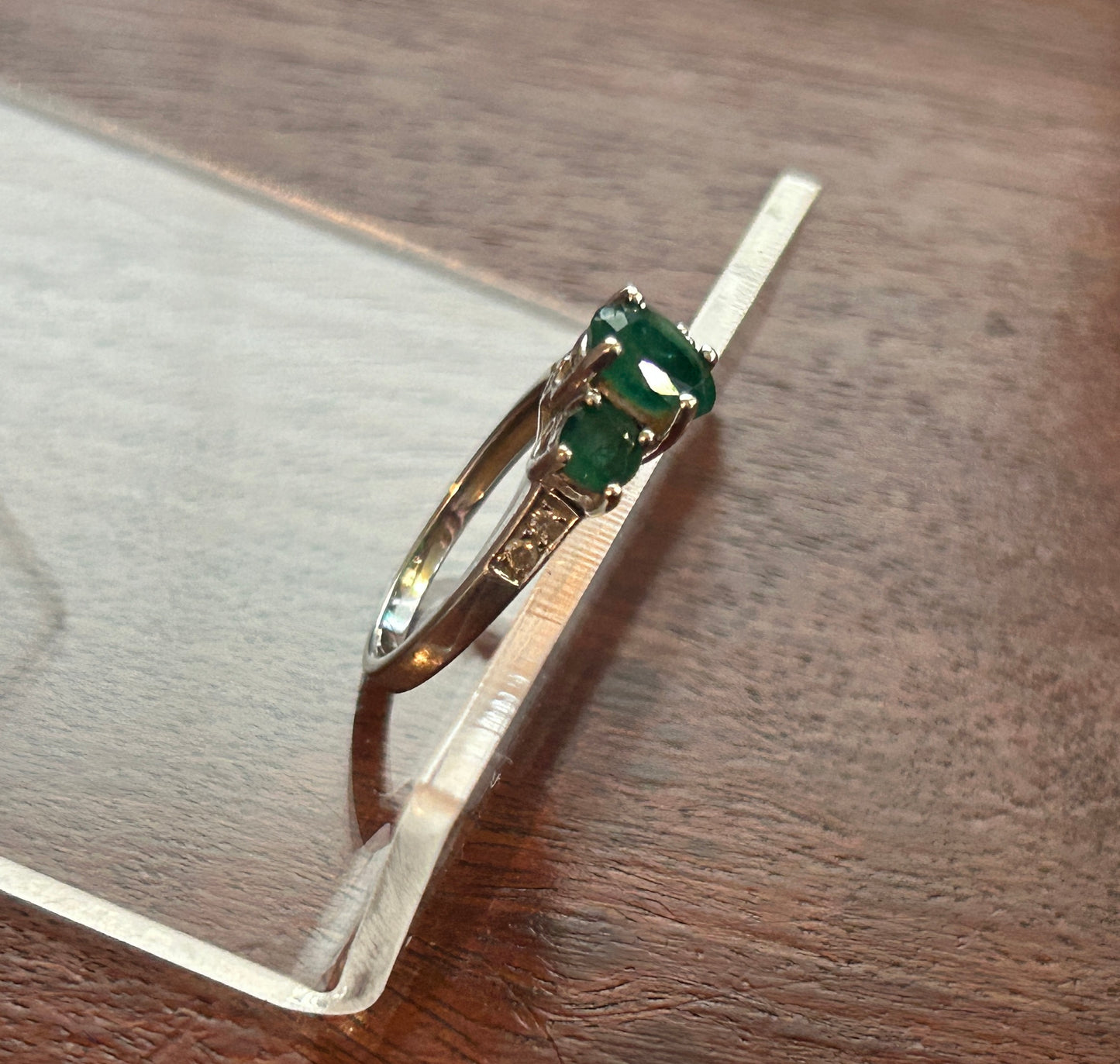 14k White Gold Oval Round 3 Emerald Diamond Accent Ring Sz 5