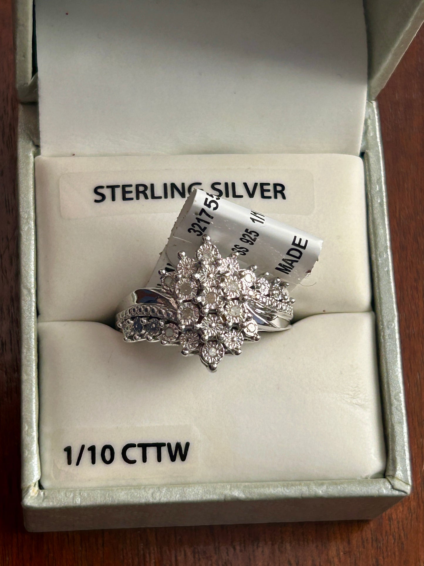 Sterling Silver 1/10cttw Diamond Cluster Cocktail Ring Sz 6.75