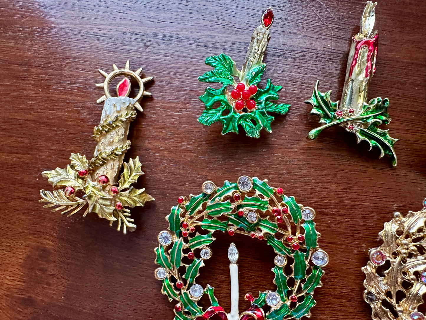 Vintage Brooch Lot Candle Wreaths Winter Gold Tone Rhinestone Enamel Poinsettia