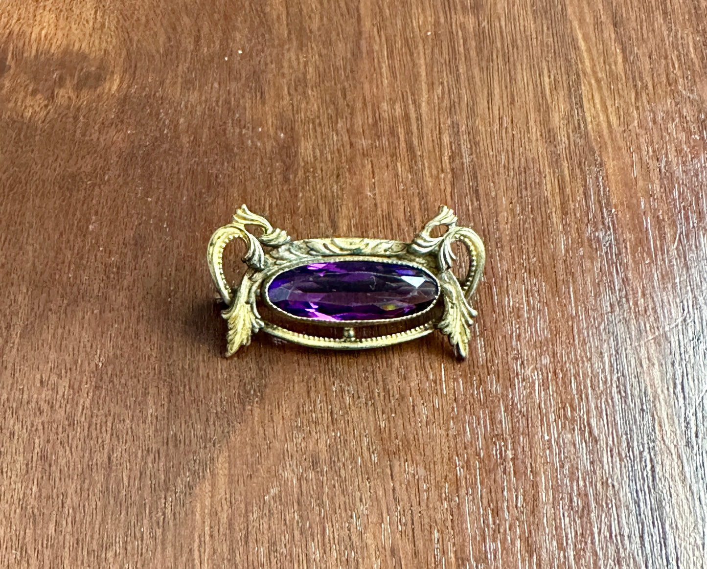 Vintage Antique Art Nouveau Gold Tone Glass Purple Amethyst Navette Brooch Pin