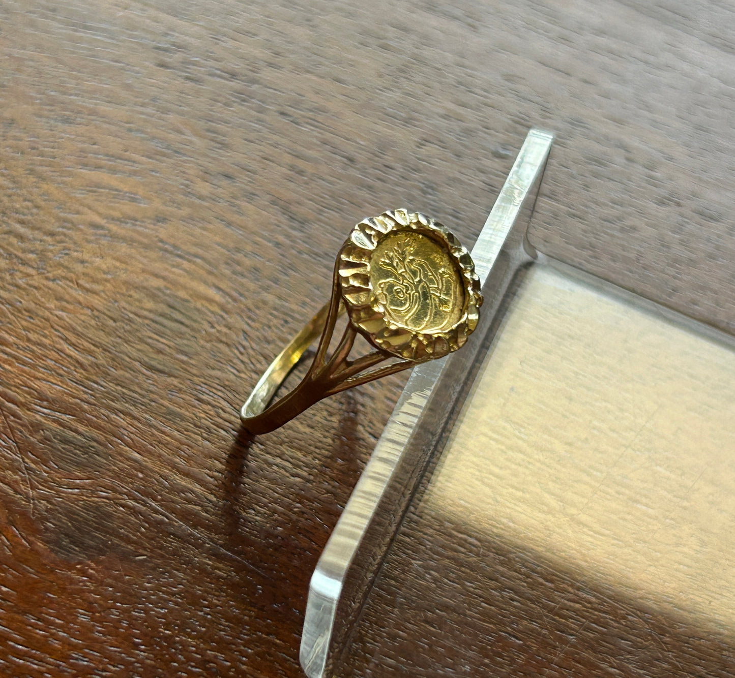 10k Yellow Gold Panda Coin Ring Sz 8.5 2g