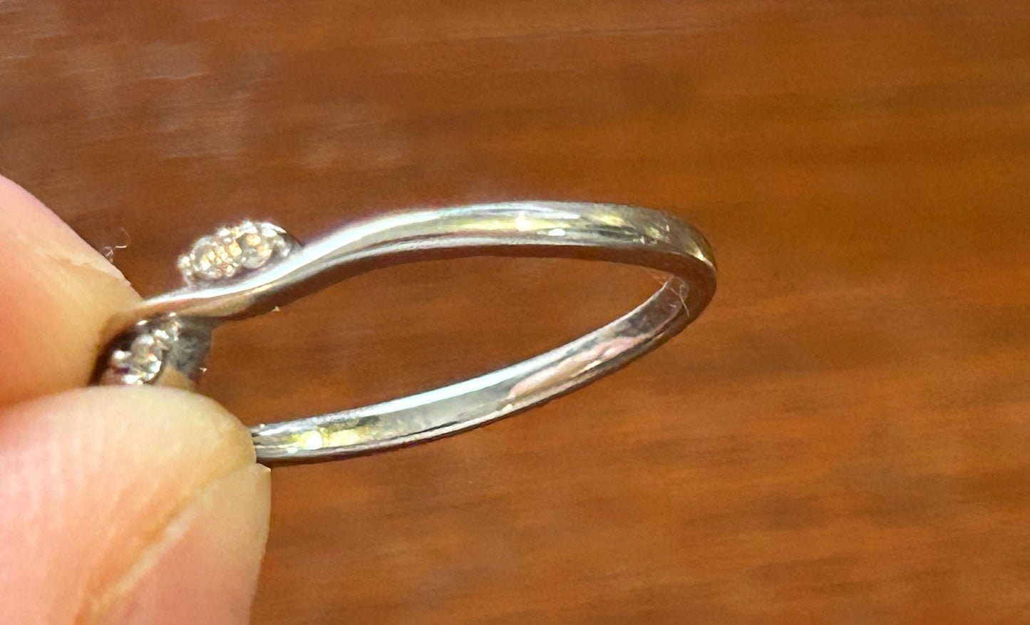 14k White Gold Diamond Accent V Shaped Band Ring Sz 6.5 - 6.75