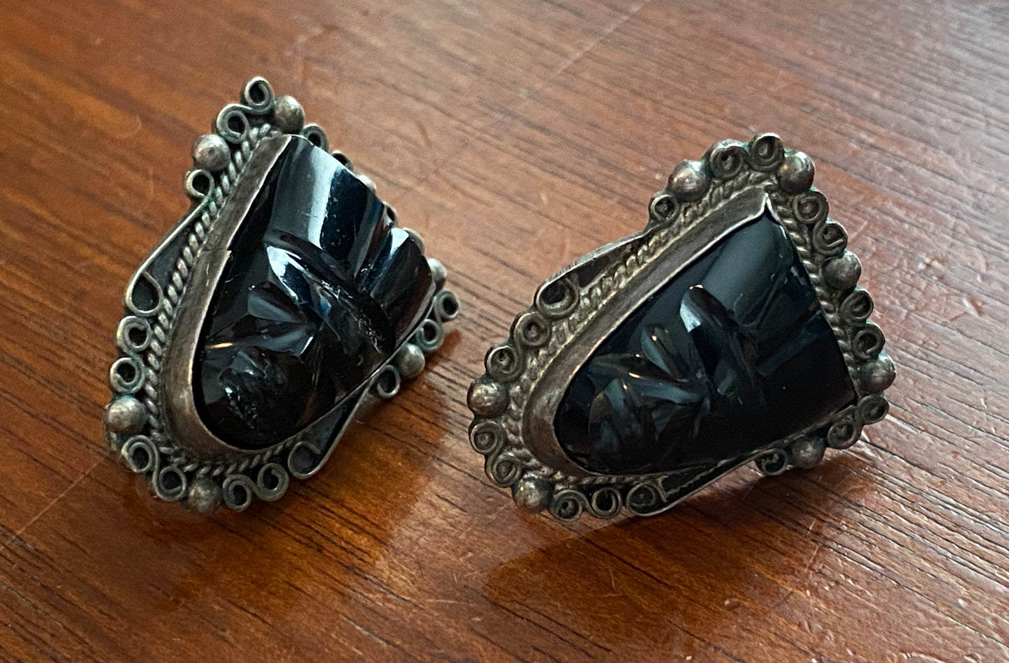 Vintage Silver Mexico Black Carved Face Screwback Earrings