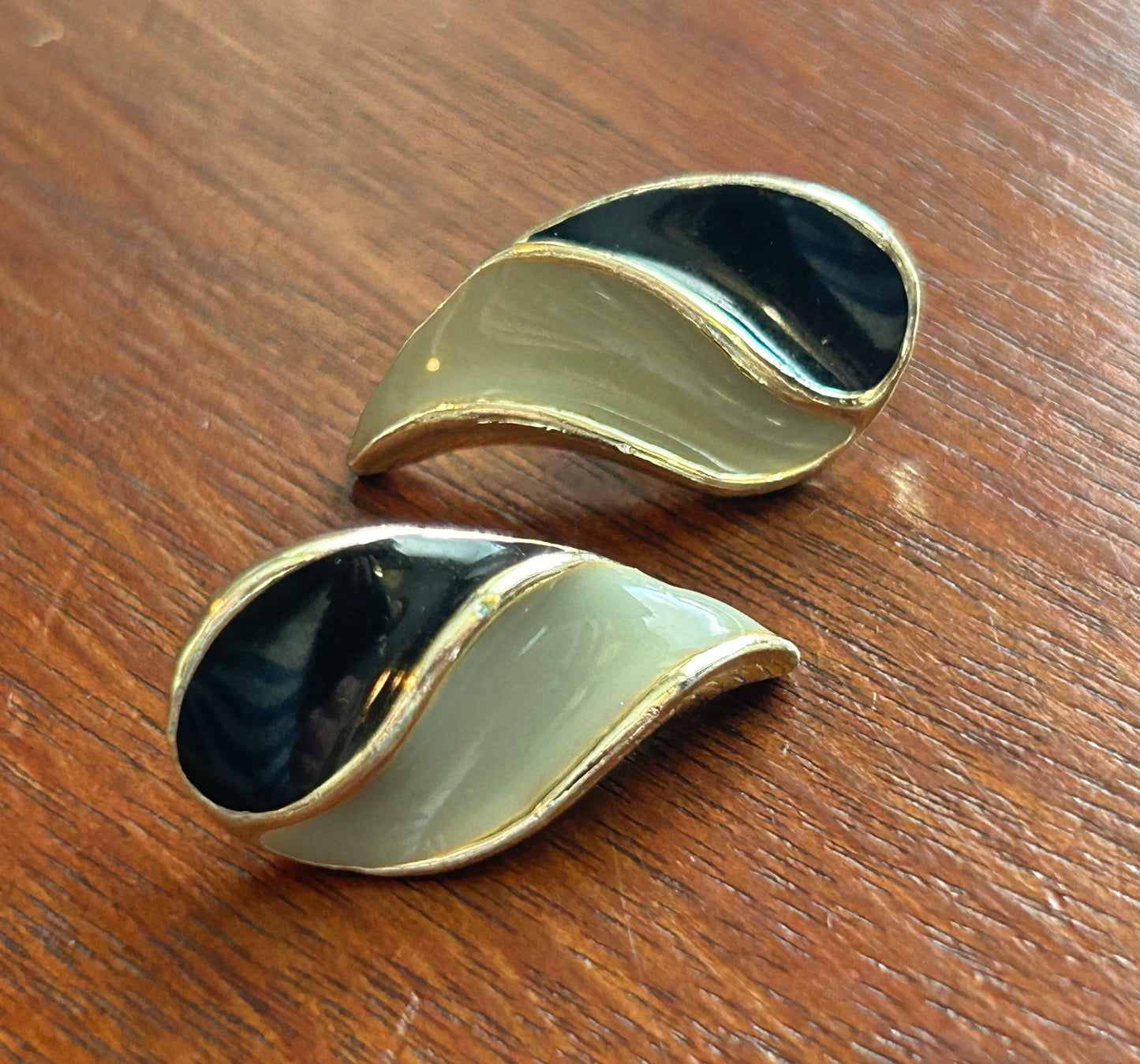 Vintage Gray Black Gold Tone Enamel Pierced Earrings