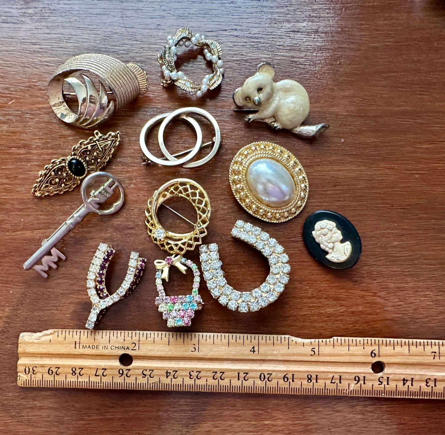 Lot of Vintage Unsigned Brooh Pinbacks Scarf Clips Lot Rhinestone Cameo Pearl