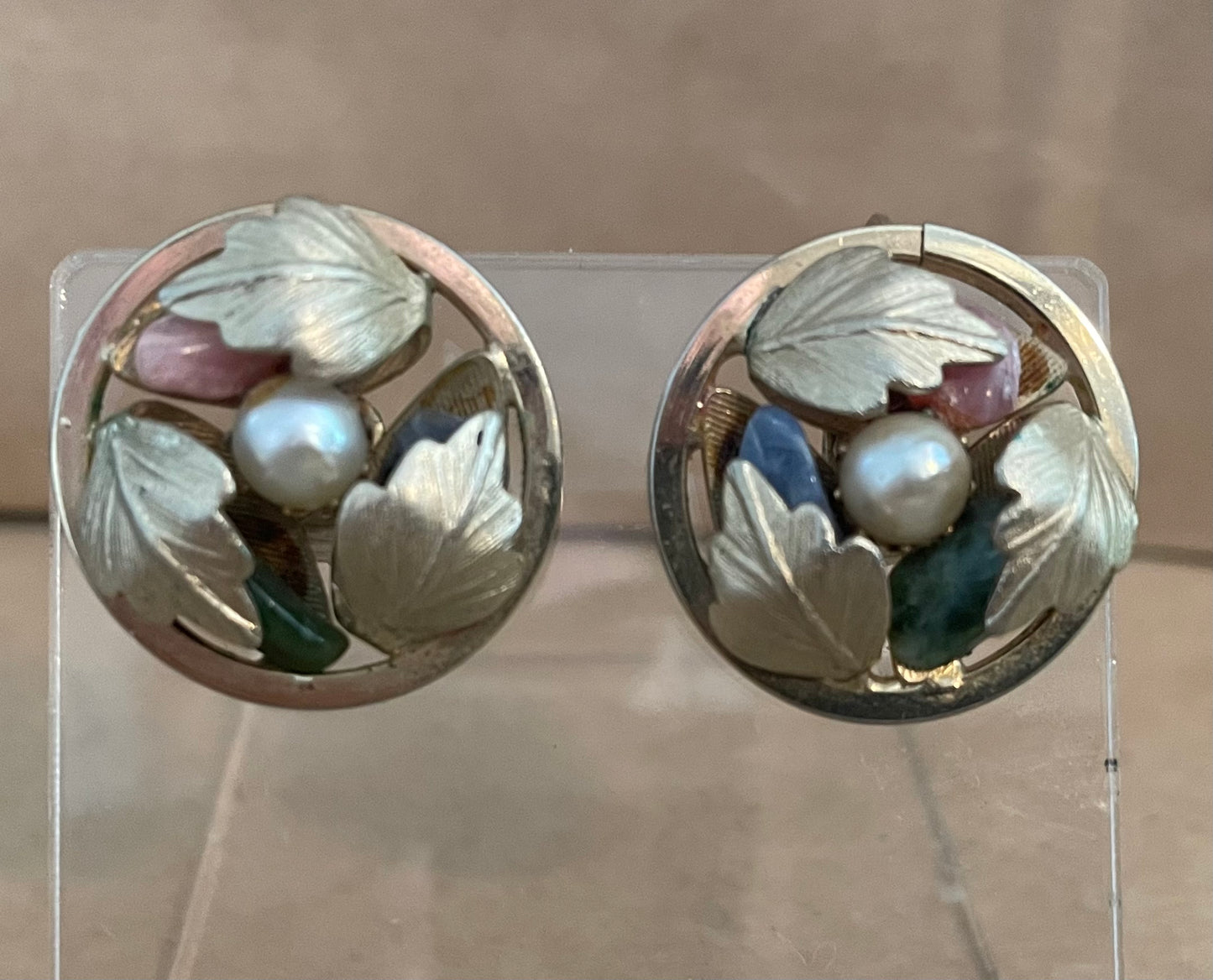 Vintage Sarah Coventry Gold Tone Faux Pearl Stone Clip on Earrings