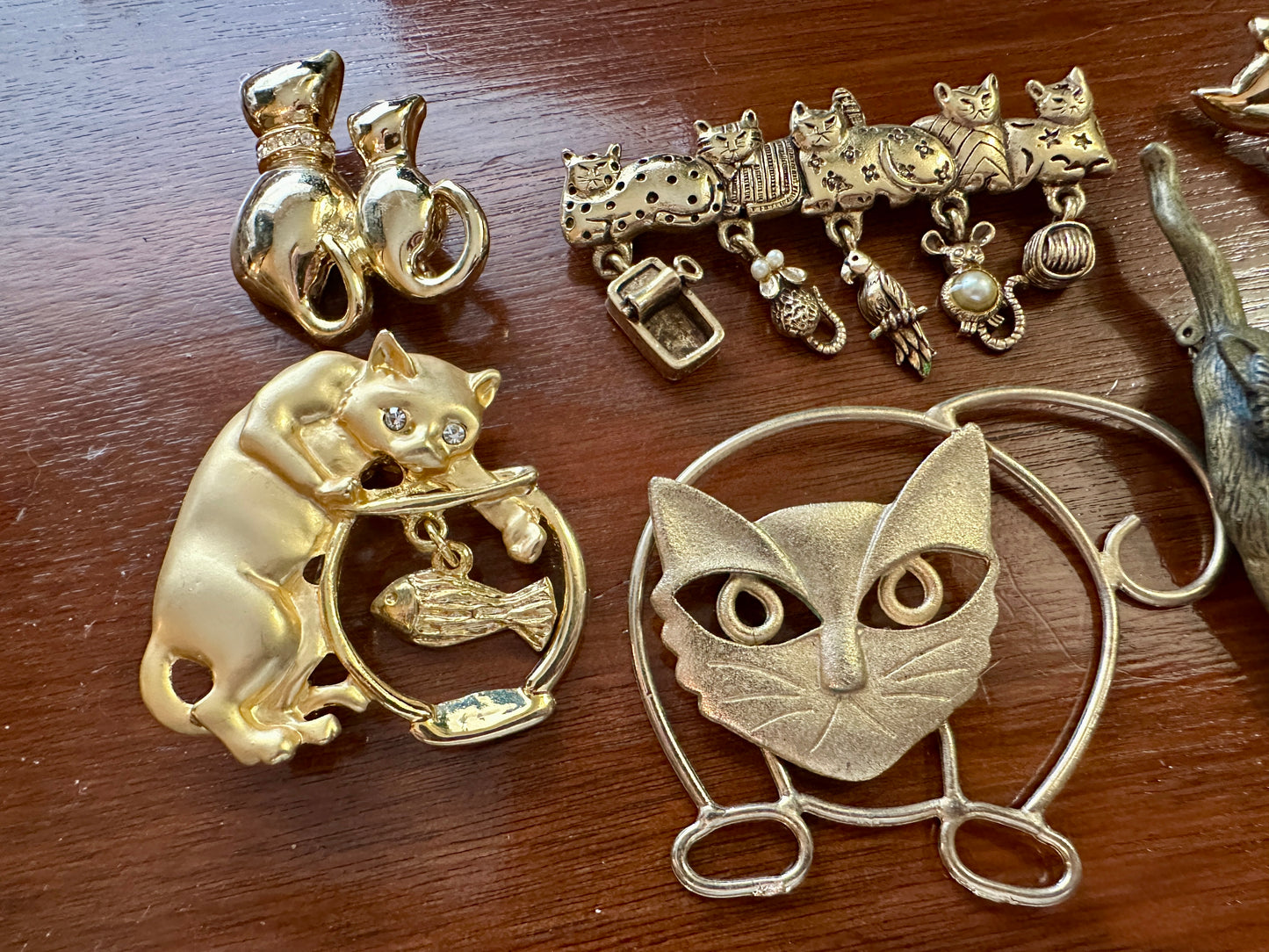 Vintage to Now Cat Kitten Brooch Pin Lot Some Signed Rhinestone Gold Silver Tone