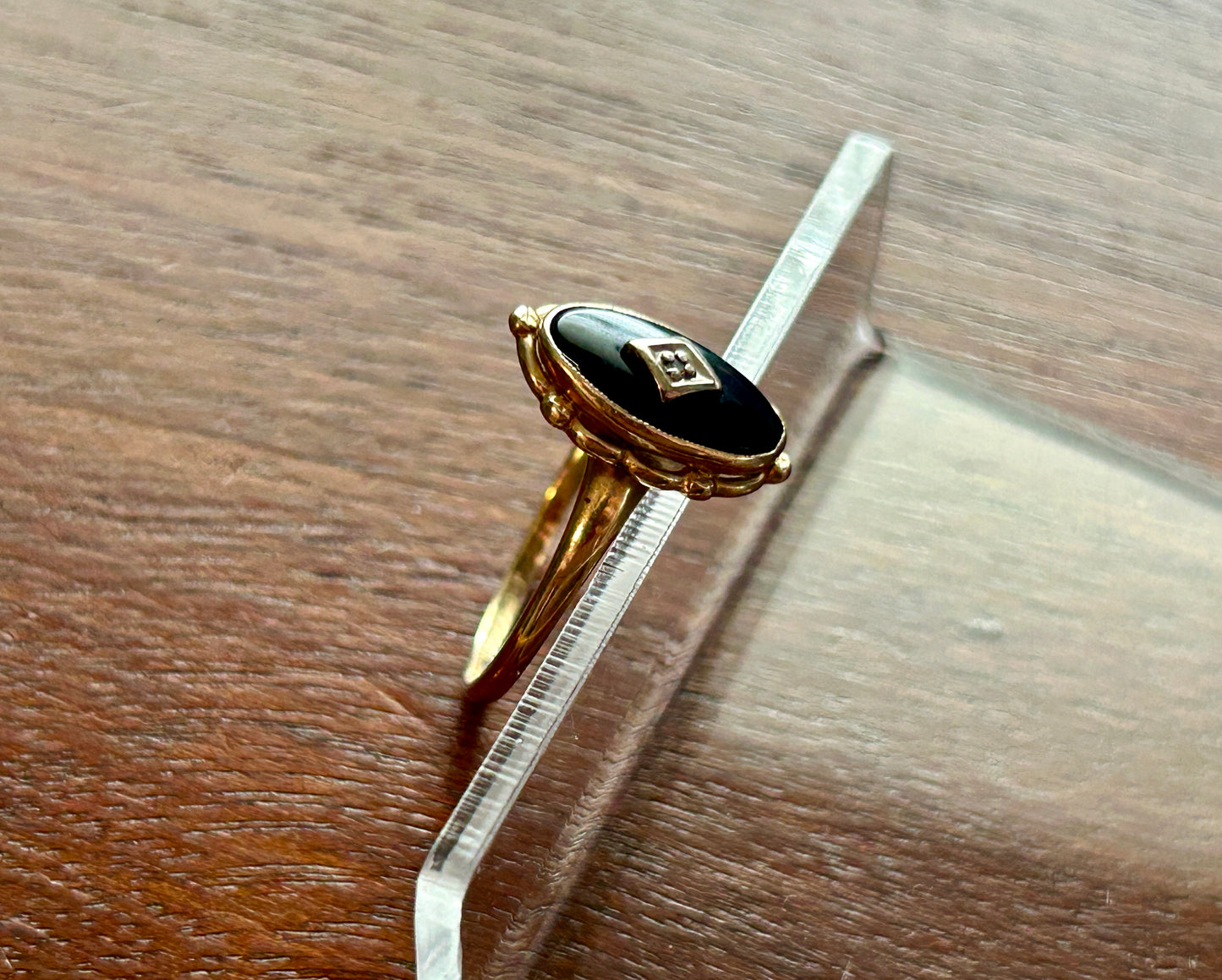 Vintage 14k Yellow Gold Oval Onyx Diamond Ring Sz 6.75