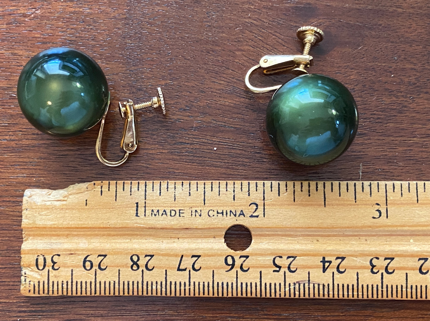 Vintage Gold Tone Green Thermoset Large Bead Screwback Earrings