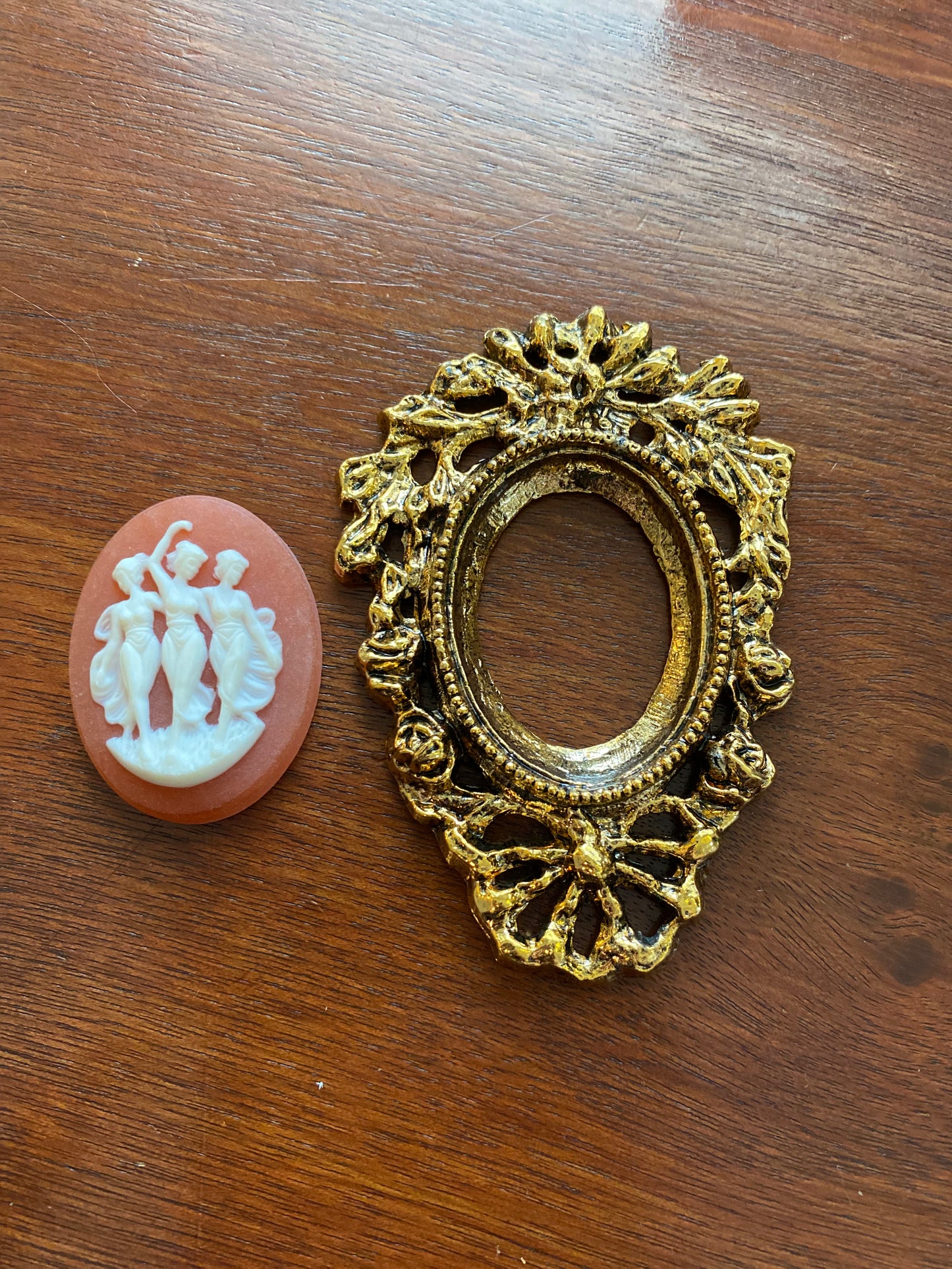 Vintage Extra Large Gold Tone Carnelian Faux Cameo Pendant