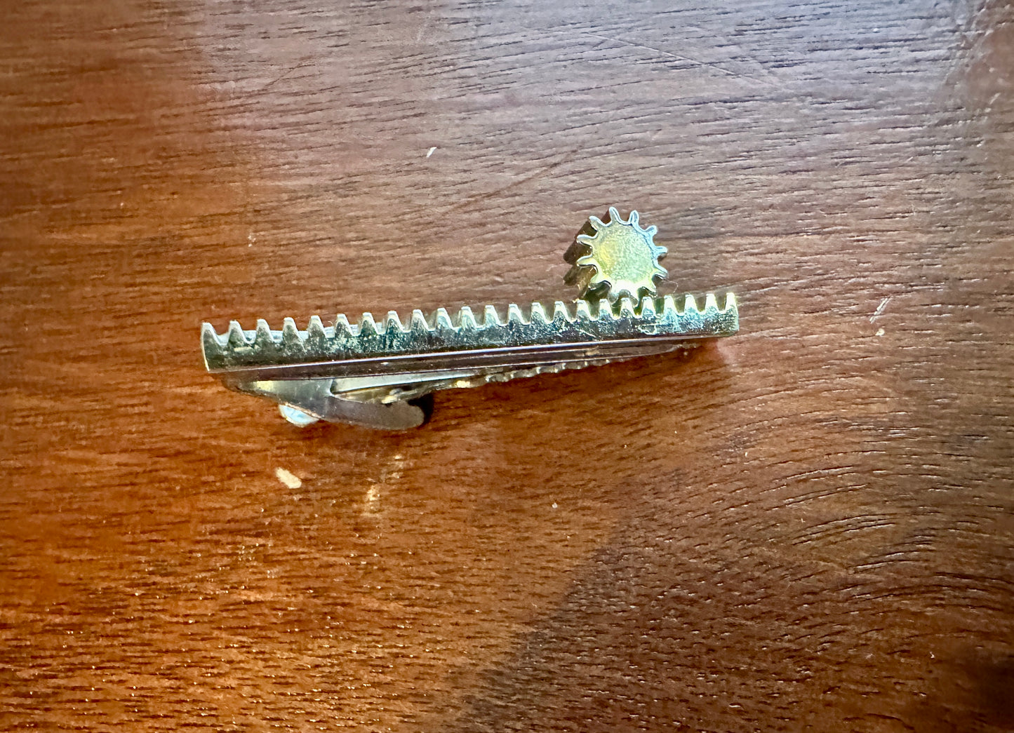 Vintage Silver Tone Cog Gear Machinist MOVING Tie Clip