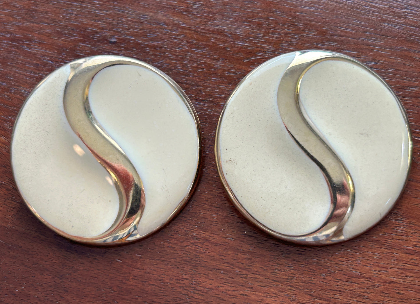 Vintage Gold Tone Ivory Round Pierced Earrings