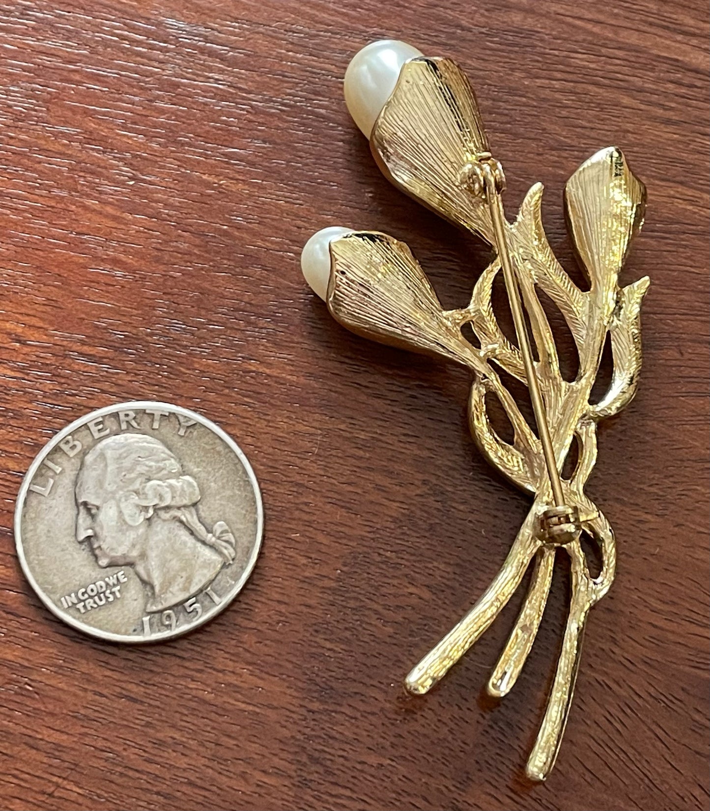 Jennifer Moore Genuine Crystal Faux Pearl Gold Tone Brooch w Box