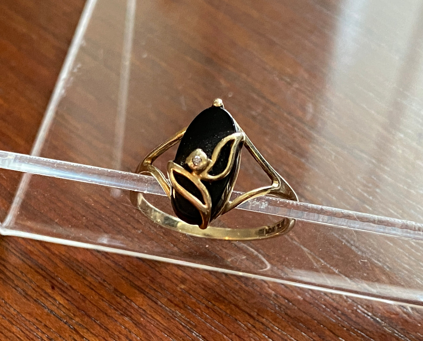 TGI Signed10k Yellow Gold Onyx Diamond Accent Flower Ring Sz 5