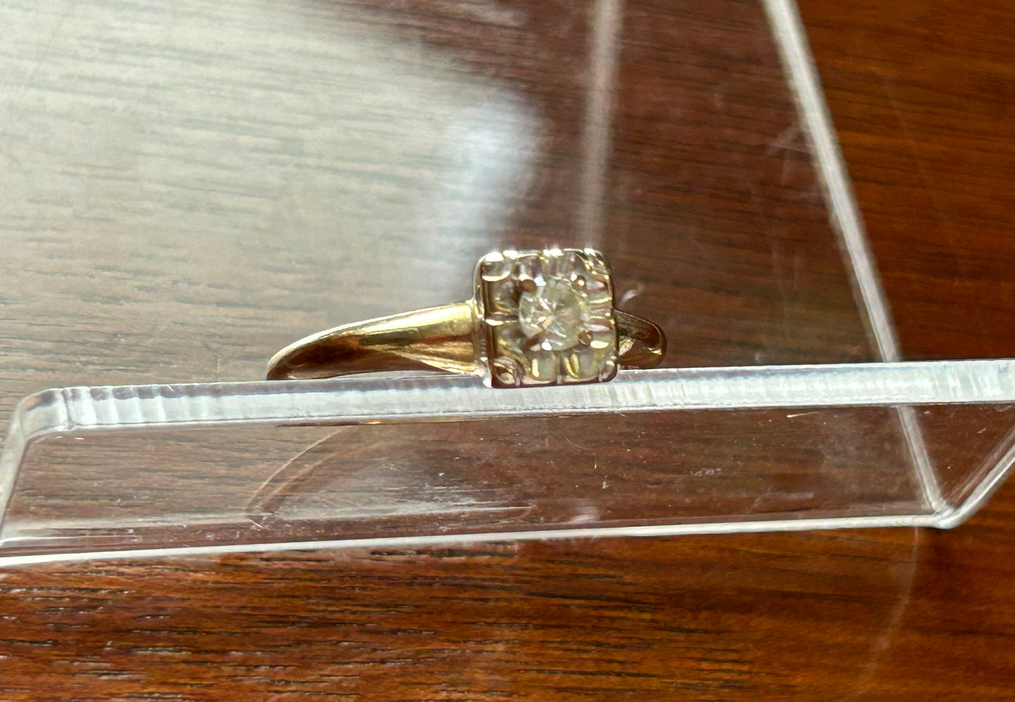 Vintage 14k Yellow Gold .17ct Round Diamond Engagement Ring Sz 6