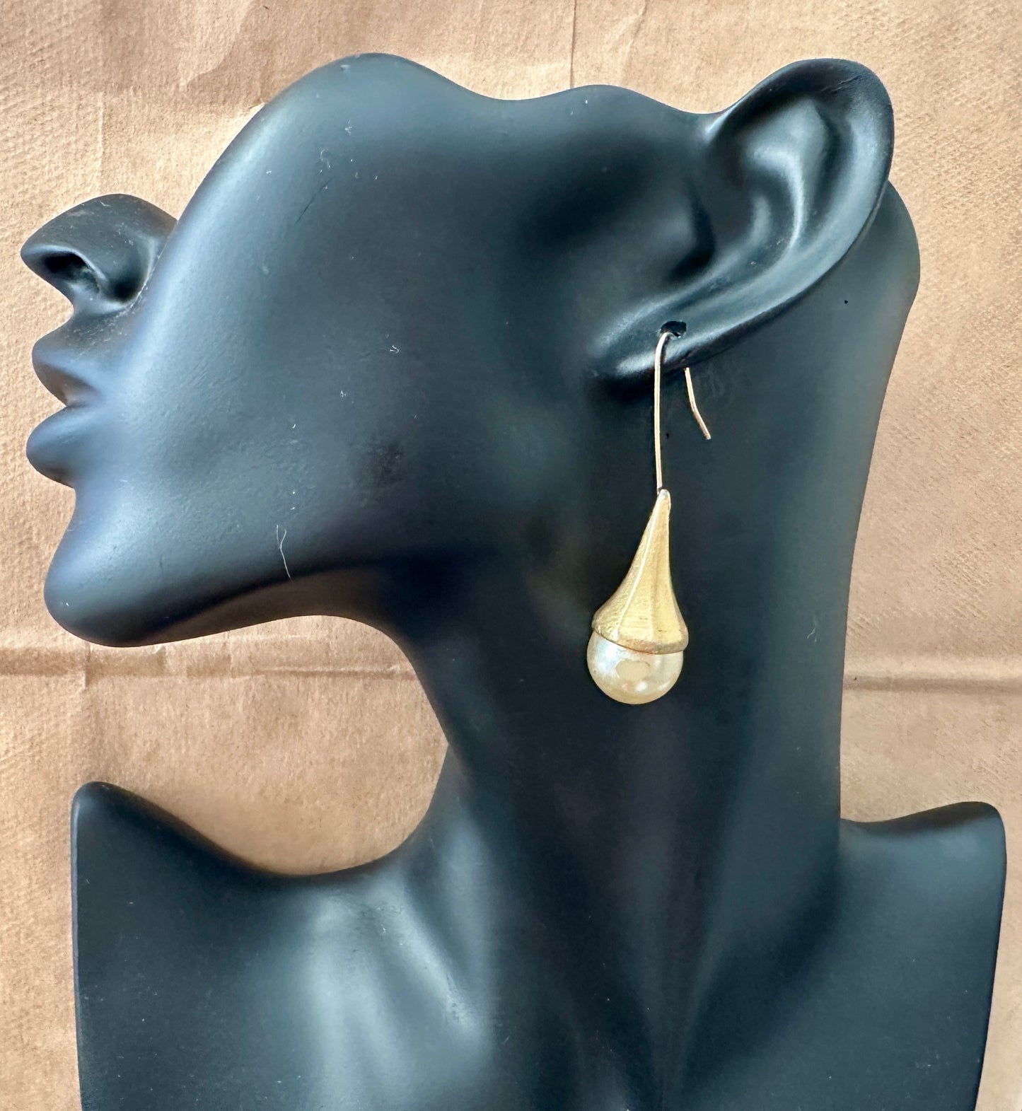 Express Vintage Style Faux Pearl Pendant Necklace Drop Earrings Gold Tone Set